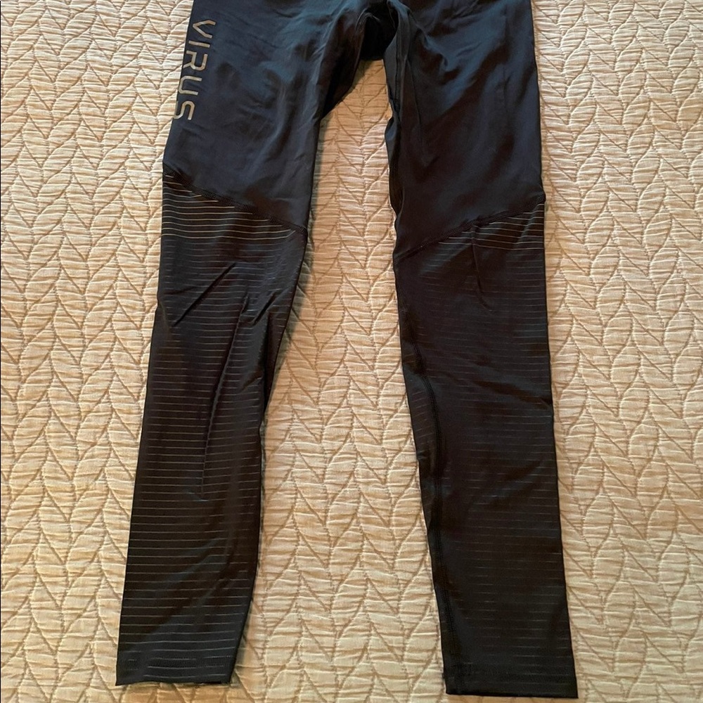 Virus leggings
